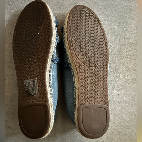 Michael Kors Women's Tibby Slip On Espadrille Loaf Washed Denim Flats Size 6M - Picture 2 of 2